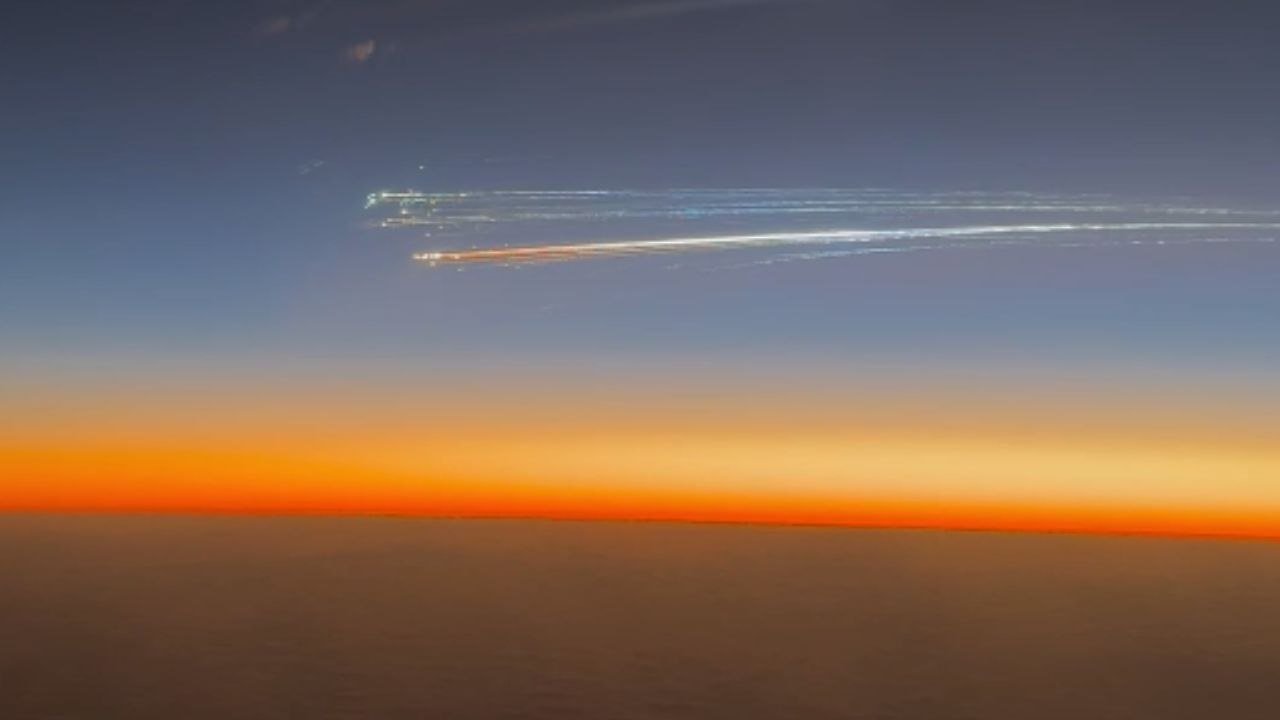 Flight passenger shares incredible view of SpaceX rocket debris streaking across the sky