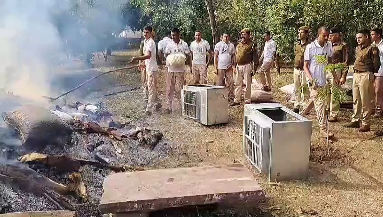 पुलिस ने नष्ट करवाया 8.5 करोड़ का तस्करी का 450...
