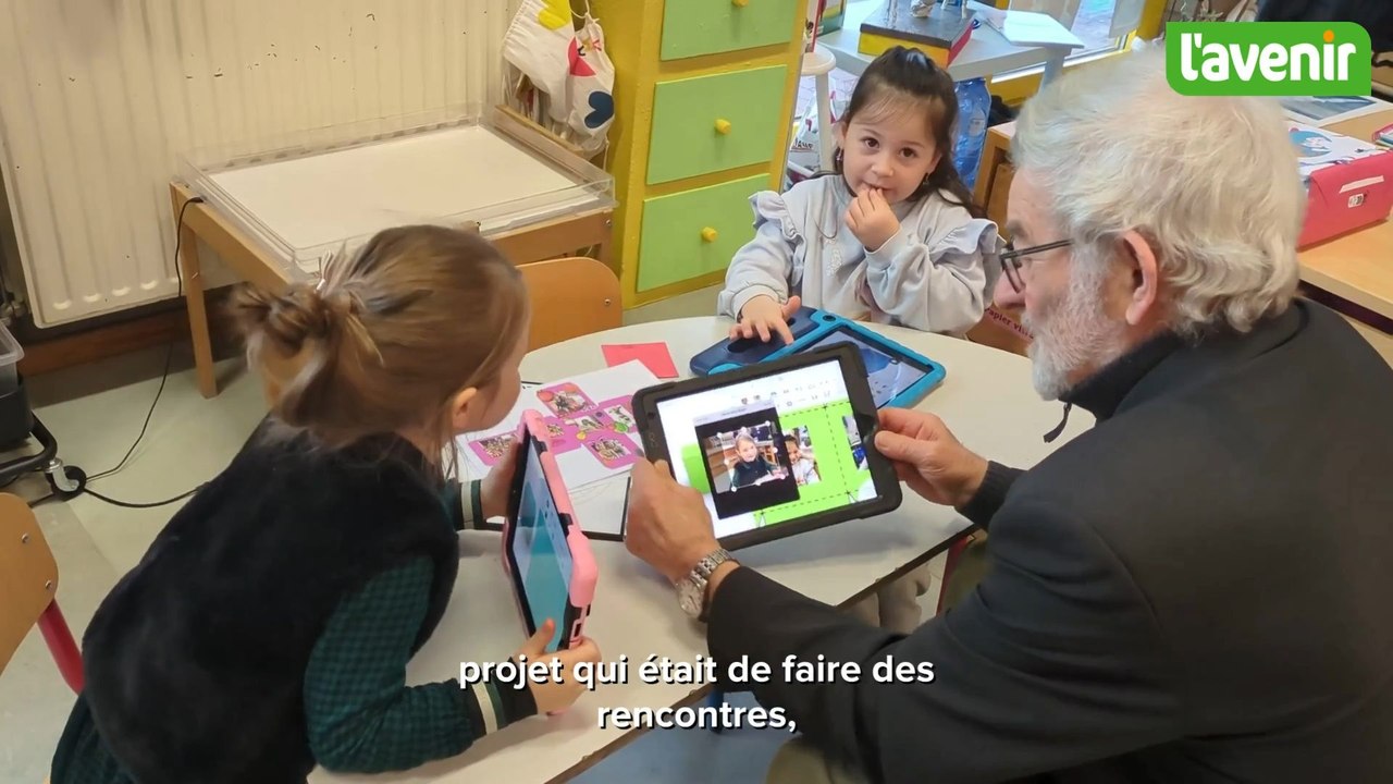 Élèves, aînés et Québécoises réunis autour du numérique à l’école maternelle de Givry
