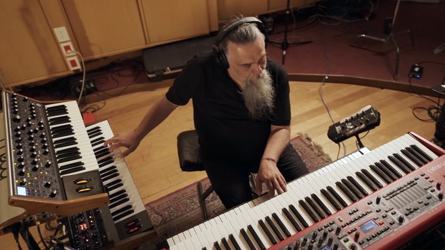 A 18 minutos - A dieciocho minutos del sol | A 18' (2024)