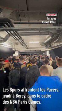 Des journalistes présents à l'entraînement des Spurs - Basket - NBA