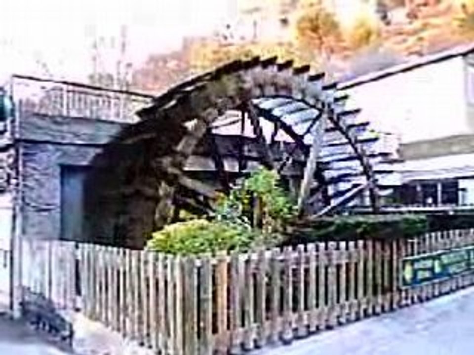 FONTAINE DE VAUCLUSE