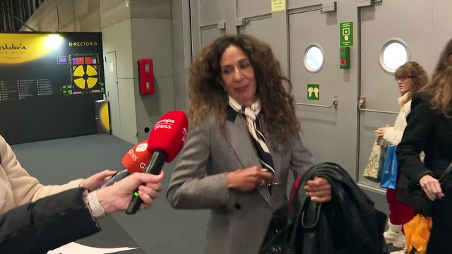 La evasiva reacción de Rosario Flores a la disputa de su hermana Lolita con Ágatha Ruiz de la Prada