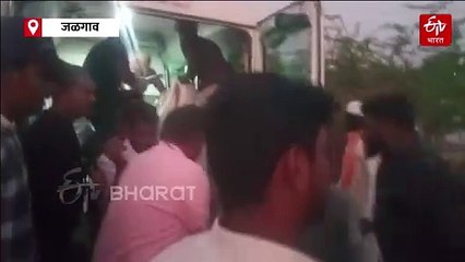 जळगाव रेल्वे अपघातात किमान ११ ठार, जीव वाचवण्यासाठी प्रवाशांनी एका रेल्वेतून मारल्या उड्या, दुसऱ्या रेल्वेने चिरडलं