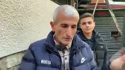 Camiden çıkan cemaate bıçaklı saldırı: Yaralılar var