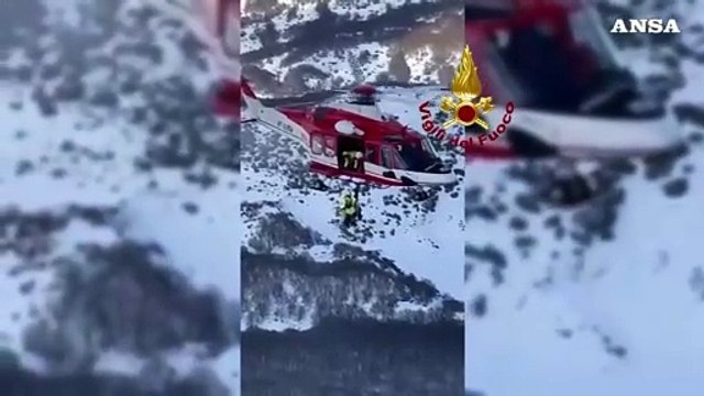 Vigili del fuoco salvano un cane disperso sul Monte Velino da due giorni