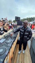 Winter parties time of the year ✨