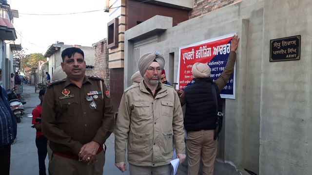ਜੀਰਾ ਪੁਲਿਸ ਵੱਲੋਂ ਇਕ ਕਰੋੜਦੋ ਲੱਖ90 ਹਜ ਰੁਪਏ ਦੀ ਪ੍ਰੋਪਰਟੀ ਕੀਤੀ ਫਰੀਜ ਦੋਨਾਂ ਭਰਾਵਾਂ ਤੇ 8-8 9-9 ਪਰਚੇ ਹਨ ਦਰਜ ਲੰਬੇ ਸਮੇਂ ਤੋਂ ਕਰ ਰਹੇ ਨਸ਼ੇ ਦੀ ਤਸਕਰੀ ਤਸਕਰੀ ਕਰਕੇ ਬਣਾਈ ਹੈ ਜਾਇਦਾਦ