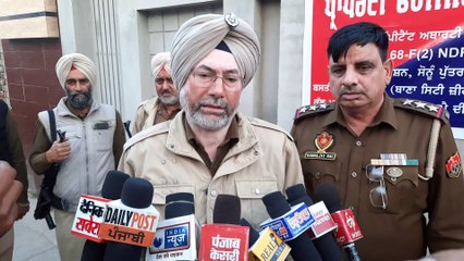 ਜੀਰਾ ਪੁਲਿਸ ਵੱਲੋਂ ਇਕ ਕਰੋੜਦੋ ਲੱਖ90 ਹਜ ਰੁਪਏ ਦੀ ਪ੍ਰੋਪਰਟੀ ਕੀਤੀ ਫਰੀਜ   ਦੋਨਾਂ ਭਰਾਵਾਂ ਤੇ 8-8 9-9 ਪਰਚੇ ਹਨ ਦਰਜ  ਲੰਬੇ ਸਮੇਂ ਤੋਂ ਕਰ ਰਹੇ ਨਸ਼ੇ ਦੀ ਤਸਕਰੀ ਤਸਕਰੀ ਕਰਕੇ ਬਣਾਈ ਹੈ ਜਾਇਦਾਦ