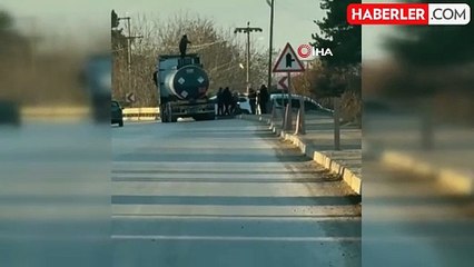 Erbaa'da Zift Yüklü Tırda İki Kaçak Göçmen Yakalandı