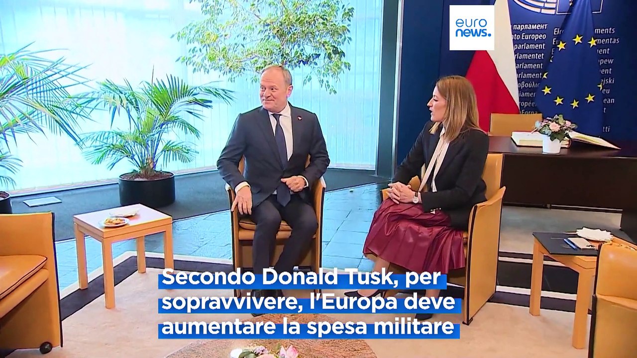 Tusk lancia un appello al Parlamento europeo per un'Europa "armata" e inveisce contro il Green Deal
