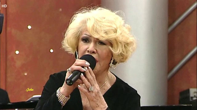 Το βουνό-Άναψε το τσιγάρο-Πάρε με κοντά σου - Καίτη Γκρέϋ (Video Live 2007)