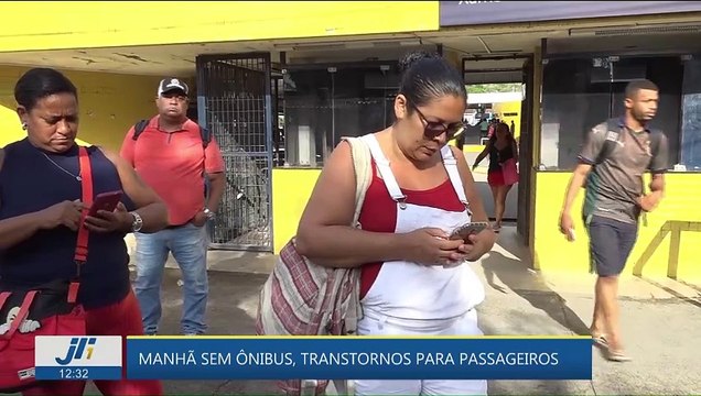 Manhã sem ônibus, transtornos para passageiros