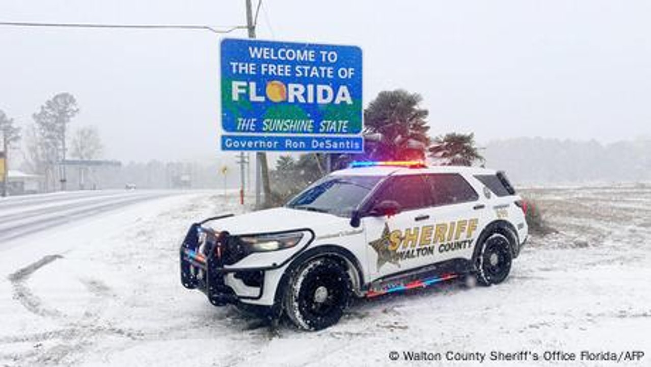 Freezing temperatures, snow hit US south coast