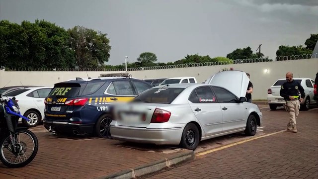 PRF intercepta veículo paraguaio e apreende mais de 100 quilos de maconha em Cascavel