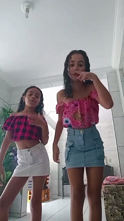 niñas jugando #niñas,#niñas jugando,