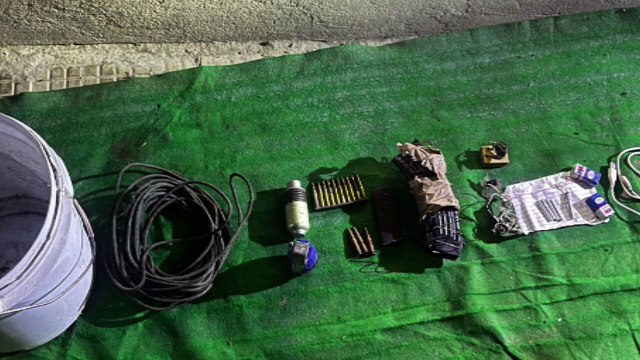 اونتی پورہ میں سرکاری اسکول سے اسلحہ اور گولہ بارود ضبط