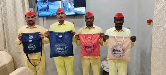 महाकुंभ की शान बनेगें फतेहपुर कारागार के कैदियों द्वारा बने कुर्ते, इन्ही के बने डेनिम के इको फ्रैंडली झोले भी बिखेर रहे रौनक