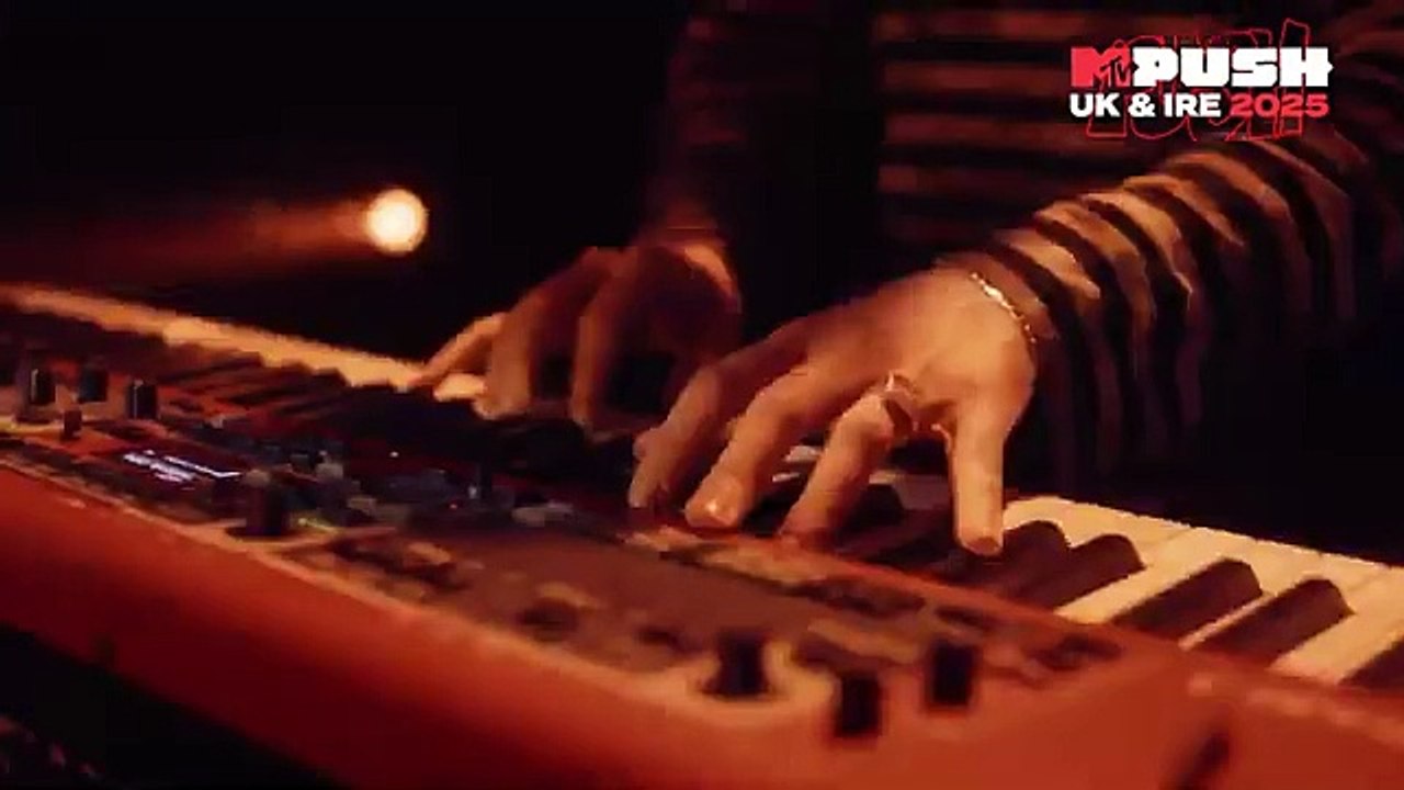 Soft_Launch_live_performance_of_Piano_Hands___UK___IRE_2025(360p)