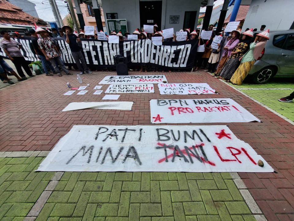 Petani Pundenrejo Gelar Aksi di Kantor BPN Pati, Tuntut Hak Pakai PT LPI Tidak Diperpanjang
