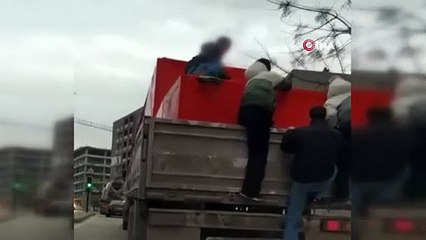 Gençlerin tehlikeli yolculuğu kamerada