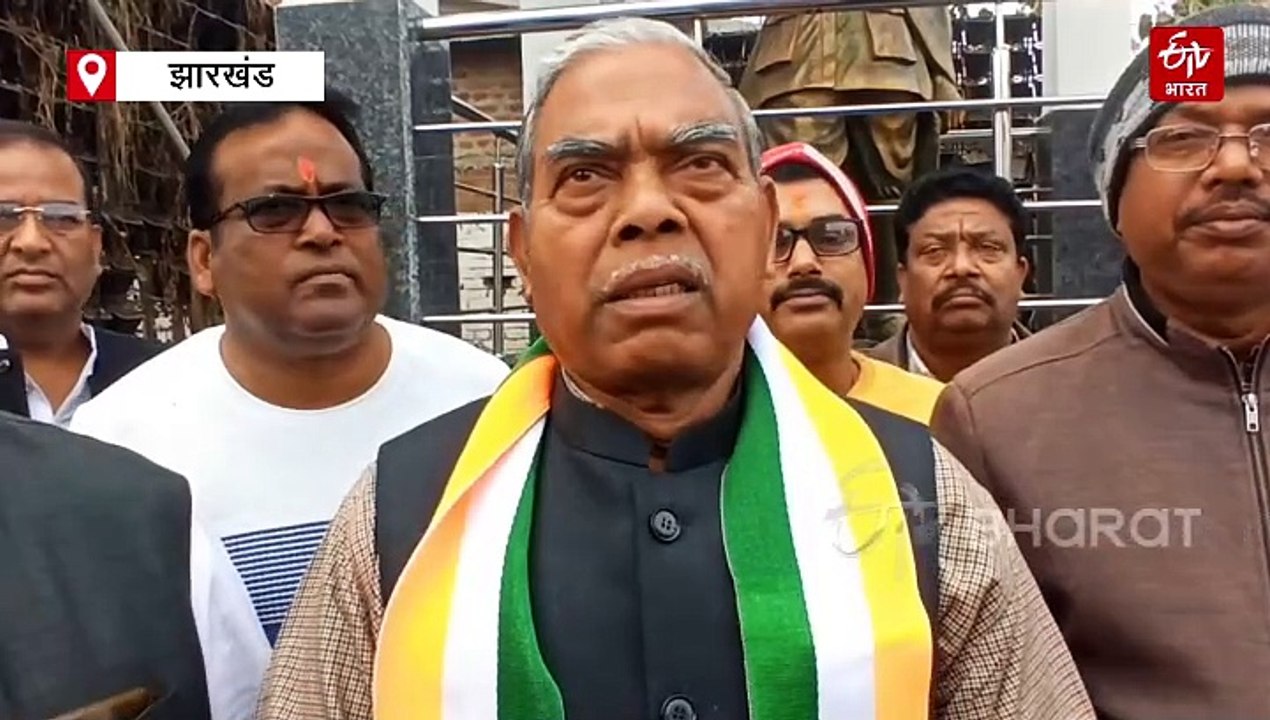 नेताजी सुभाषचंद्र बोस की जयंती: झारखंड प्रदेश कांग्रेस अध्यक्ष ने किया माल्यार्पण, बोले- स्वंतत्रता का अलख जगाया और हमलोग आजाद हुए