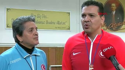 Baba-oğul altın düdük ödülünü kazanan Yücel ailesi tarihe geçti