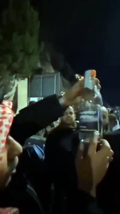 أردني يبيع هواء السلط بقنينة سعرها ديناران