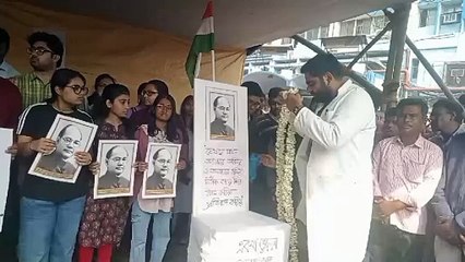 ন্যায় বিচারের লড়াইতে নেতাজিকে স্মরণ করলেন জুনিয়র চিকিৎসকরা