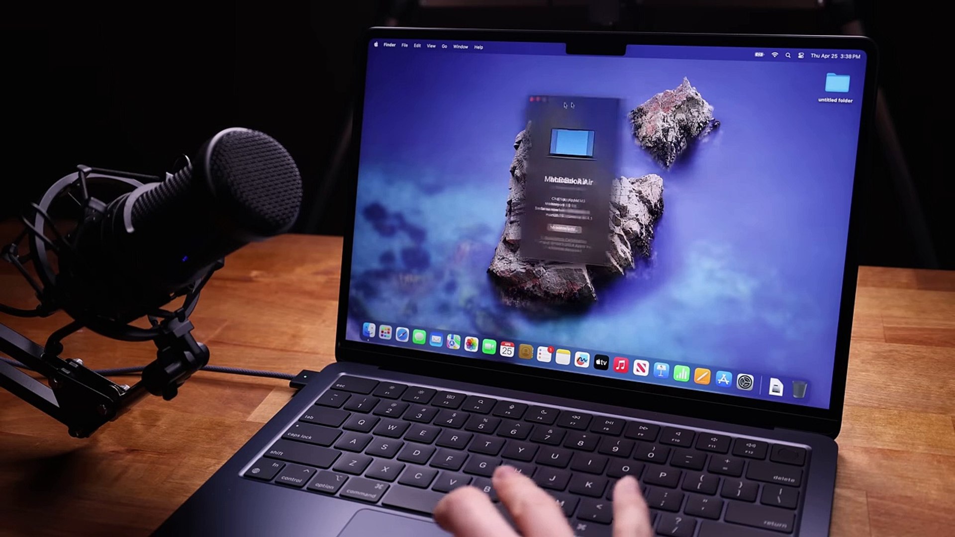⁣MacBook Air M3 13＂ Unboxing and Gaming Test - ASMR