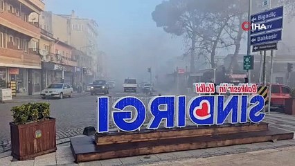 Sındırgı'da Yoğun Sis Hayatı Felç Etti!