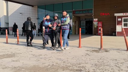 Bursa'da dehşete düşüren olay! Arkadaşını bıçakladı, kaçarken yanındaki arkadaşı öldü