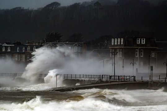 Watch: Storm Eowyn hits Scotland