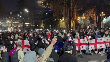 Amerikan bayraklı yürüyüşe tepki: 'Gürcistan'da devrim olmayacak'