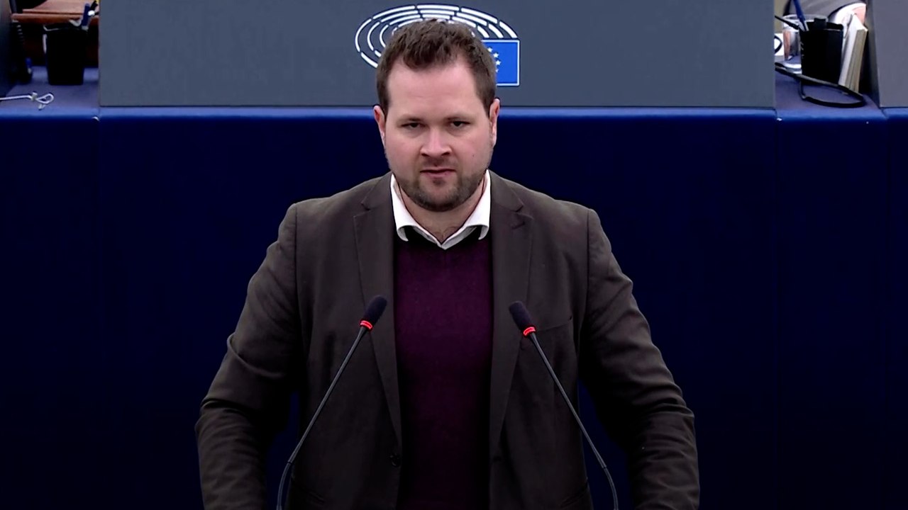 « F*ck off » : un député d’extrême-droite danois insulte Donald Trump au Parlement européen