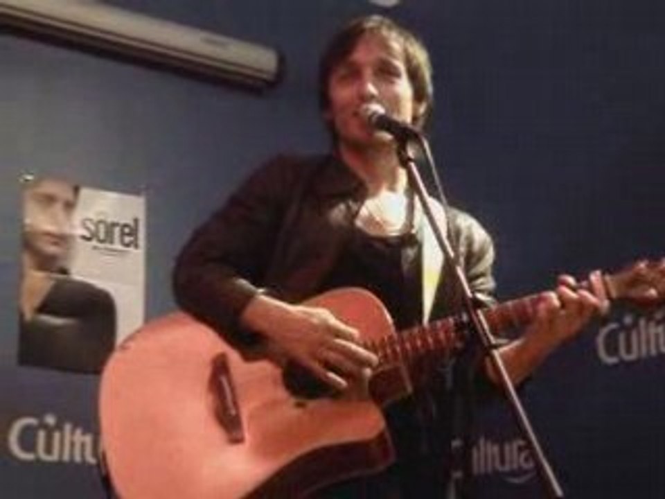 Sorel - "Aime moi' version 3 en 1 Cultura Rennes 26.04.08