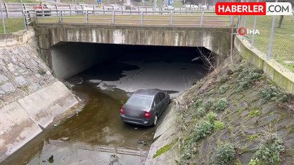 Ehliyetsiz Oğul Tarafından Kaçırılan Araç Su Kanalına Uçtu