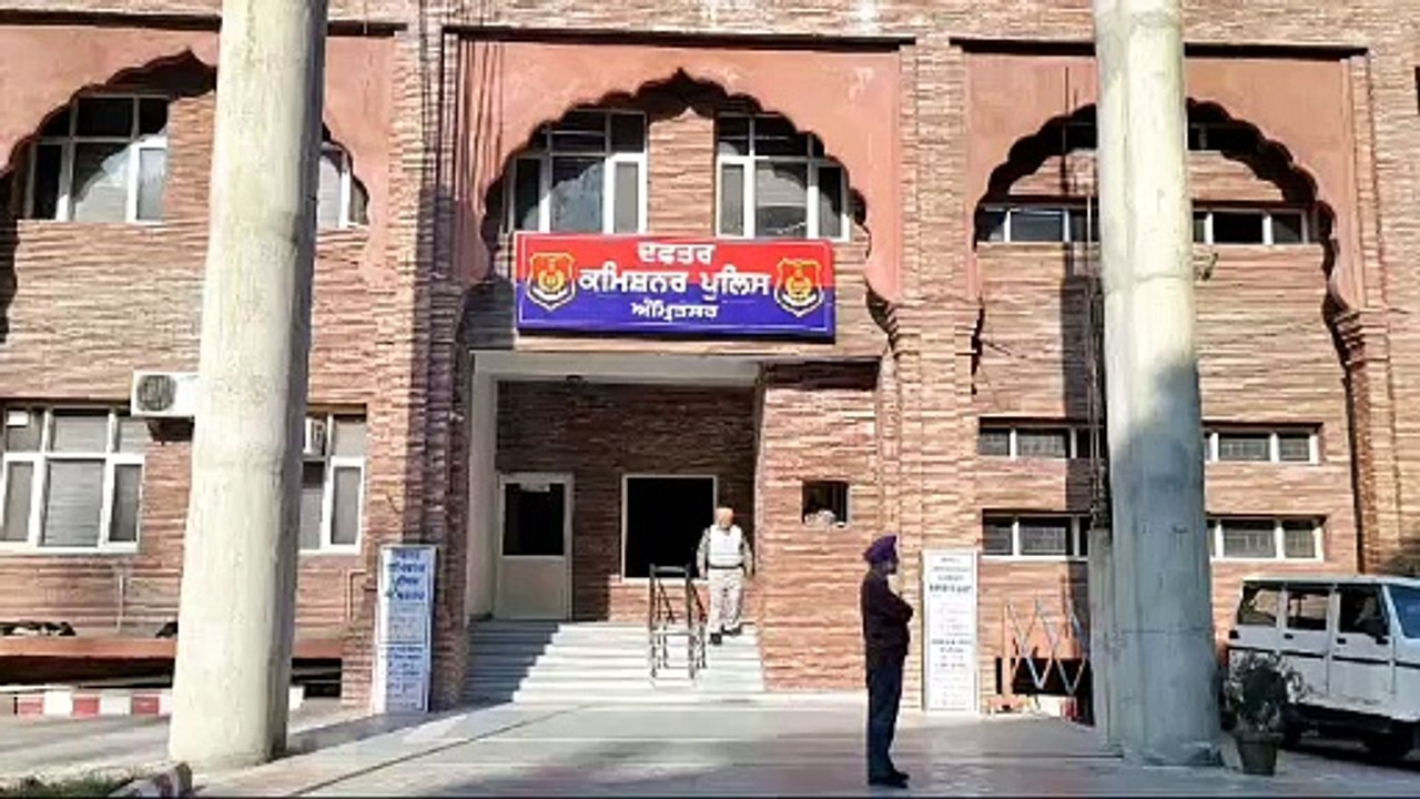 ਅੱਜ ਅੰਮ੍ਰਿਤਸਰ ਦੀ ਸਮੁੱਚੀ ਕਾਂਗਰਸ ਲੀਡਰਸ਼ਿਪ ਨੇ ਅੰਮ੍ਰਿਤਸਰ ਦੇ ਪੁਲਿਸ ਕਮਿਸ਼ਨਰ ਗੁਰਪ੍ਰੀਤ ਸਿੰਘ ਭੁੱਲਰ ਦੇ ਨਾਲ ਕੀਤੀ  ਮੁਲਾਕਾਤ।