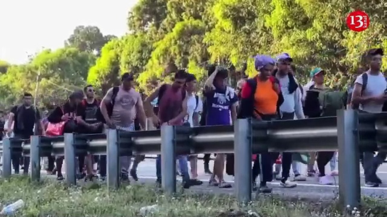 Thousands of migrants began walking from southern Mexico to US border despite Trump’s threats