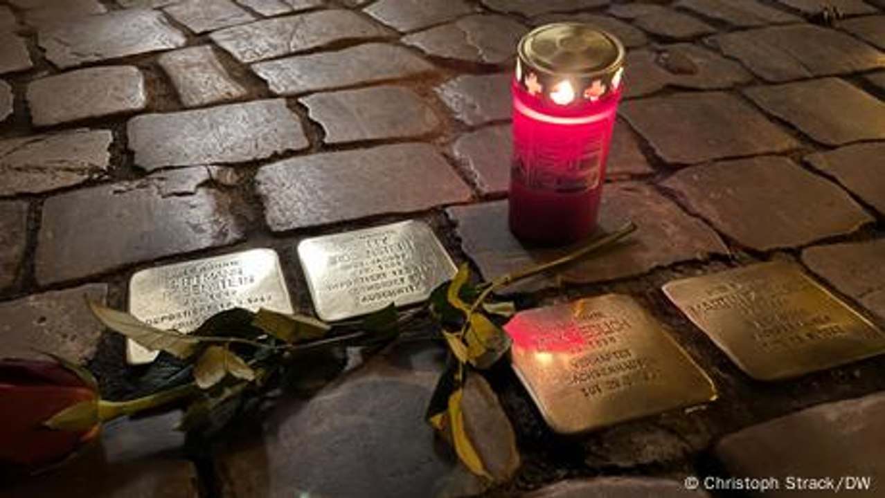 Holocaust: Jung und Alt gegen das Vergessen