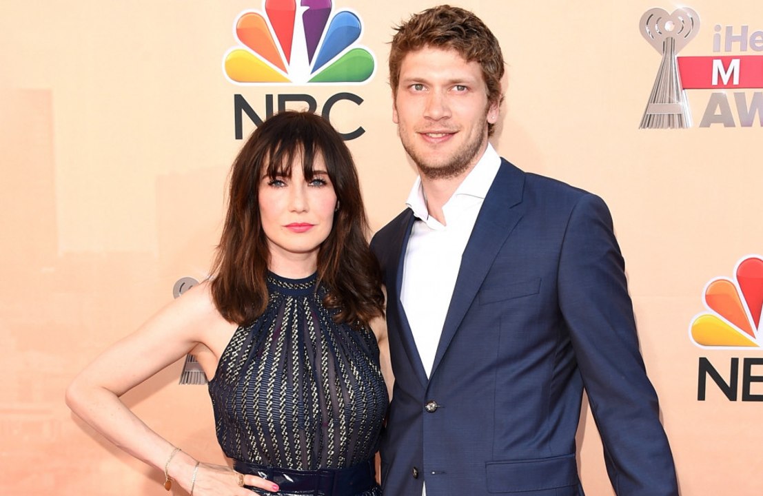 Carice van Houten has confirmed her relationship with Guy Pearce ended "a couple of years" ago