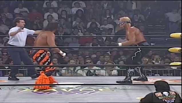 WCW Halloween Havoc 1996 - Randy Savage vs Hollywood Hulk Hogan (WCW World Heavyweight Championship)