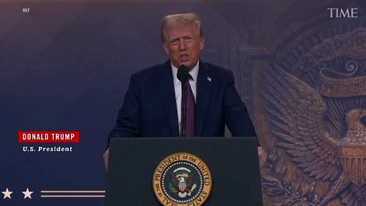 Trump Tells Davos Elite to Invest in U.S. or Face Tariffs