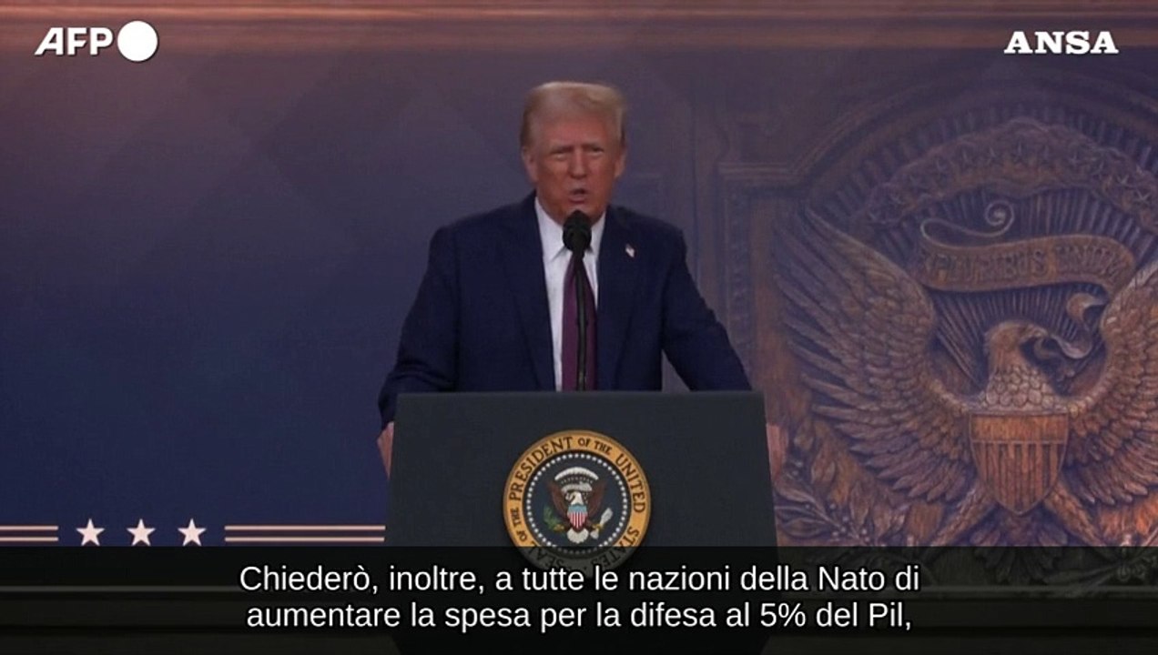 Trump alle aziende: "Producete in Usa o dovrete pagare i dazi"