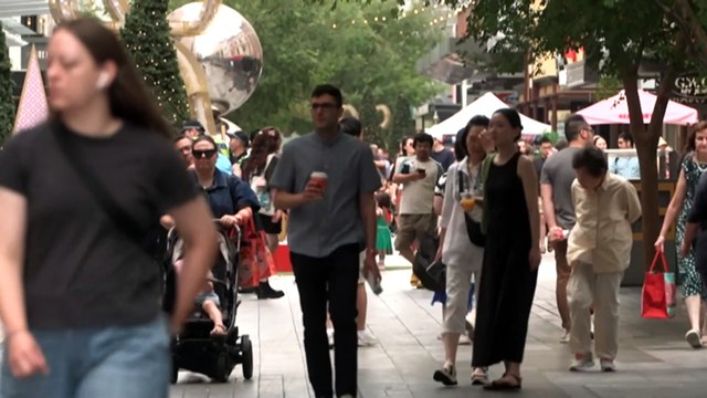 Data shows Adelaide shoppers broke retail spending records twice over December