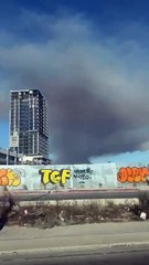 Gran columna de humo es visible desde Tijuana