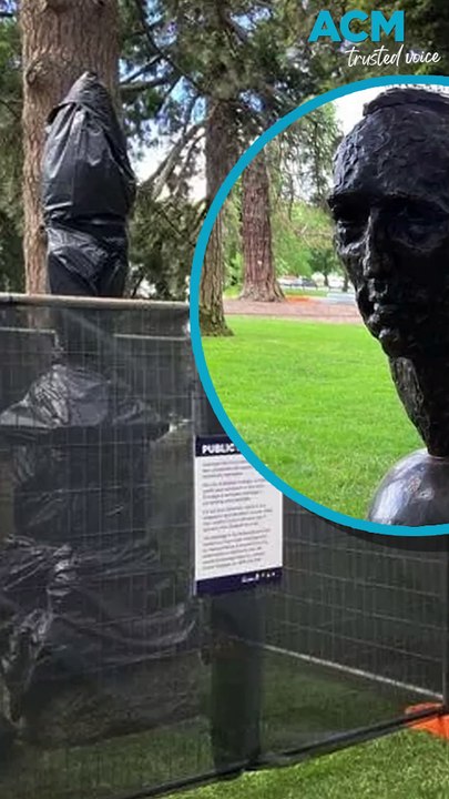 Vandals decapitate, steal ex-PM statues in Ballarat days out from Australia Day