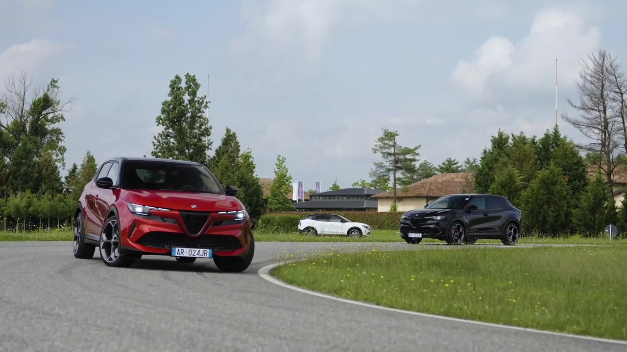 Die Antriebstechnologie des neuen Alfa Romeo Junior Ibrida Q4