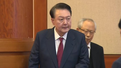 윤 대통령의 깔끔한 머리..."출장 서비스는 특혜" VS "대통령 신분 고려" [앵커리포트] / YTN