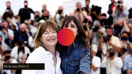 "Elle est dans mon bureau" : Charlotte Gainsbourg vit avec un bien unique que Jane Birkin ne quittait pas
